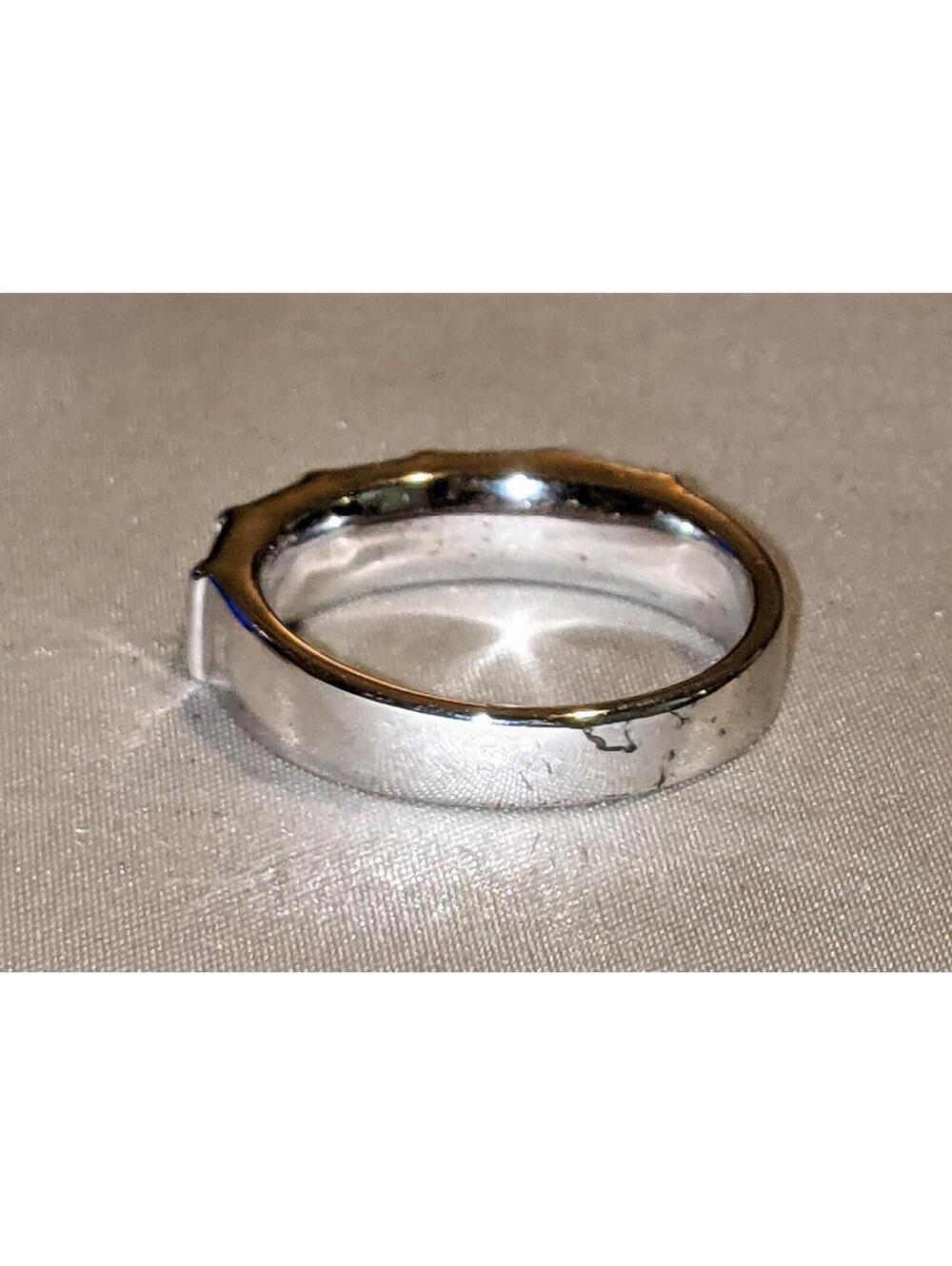 Lia Sophia "Cold Front" Women's Silver Tone Band Ring With Blue Crystals Size 9 - Picture 4 of 5
